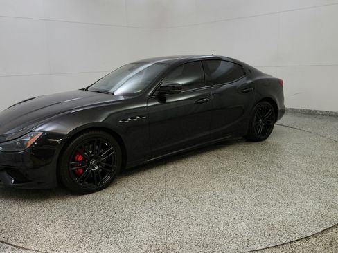 Used 2023 Maserati Ghibli Modena RWD image 3