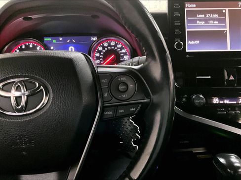 Used 2022 Toyota Camry XSE FWD image 21