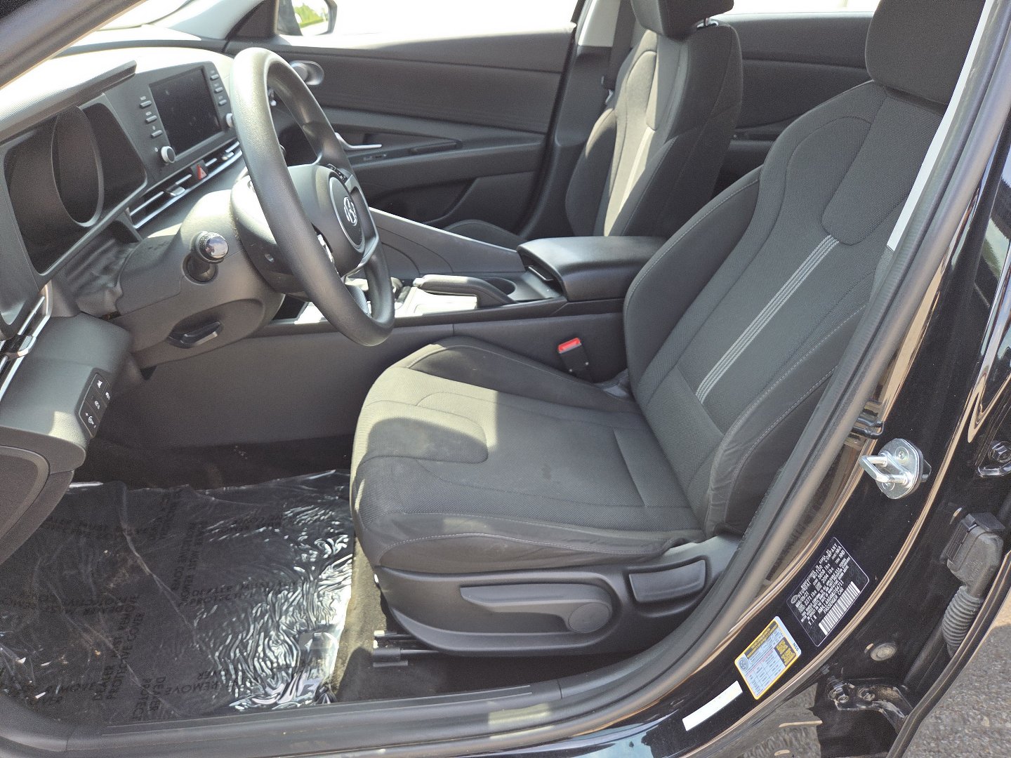 Used 2021 Hyundai Elantra SE FWD image 22