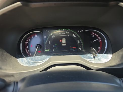 Used 2024 Toyota RAV4 LE FWD image 21