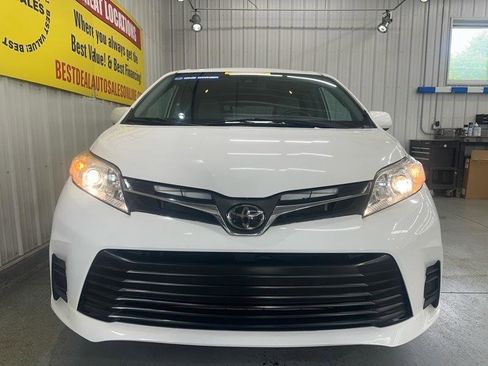 Used 2019 Toyota Sienna LE FWD image 26