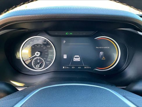 Used 2025 Genesis G70 2.5T image 24