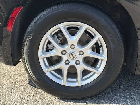 Used 2023 Chrysler Pacifica Touring-L FWD image 19