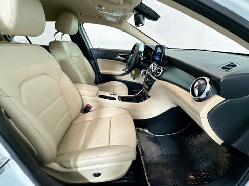 Used 2019 Mercedes-Benz GLA 250 GLA 250 4MATIC SUV w/ Convenience Package image 26