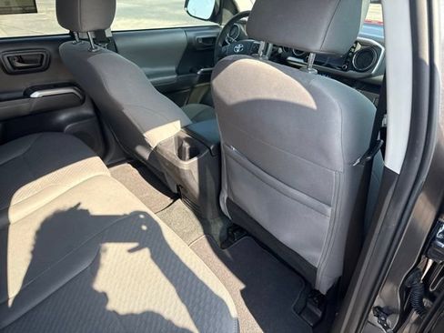 Used 2023 Toyota Tacoma SR5 RWD image 17