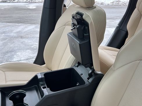 Used 2024 Jeep Grand Cherokee Limited w/ Luxury Tech Group II image 19