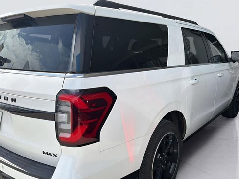 Used 2024 Ford Expedition Max Limited AWD/4WD image 3