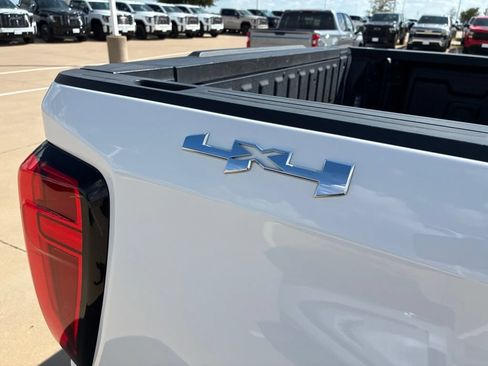 Used 2024 GMC Sierra 1500 SLT AWD/4WD image 6
