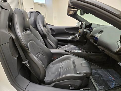 Used 2024 Ferrari SF90 Spider image 23