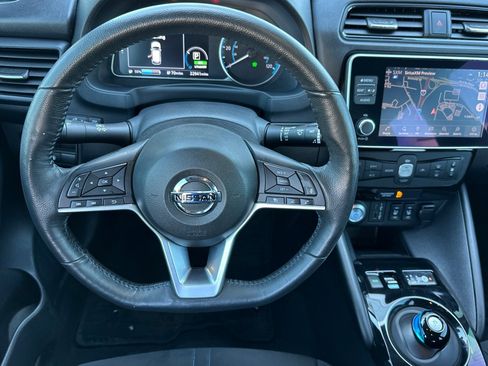 Used 2022 Nissan Leaf SV image 14