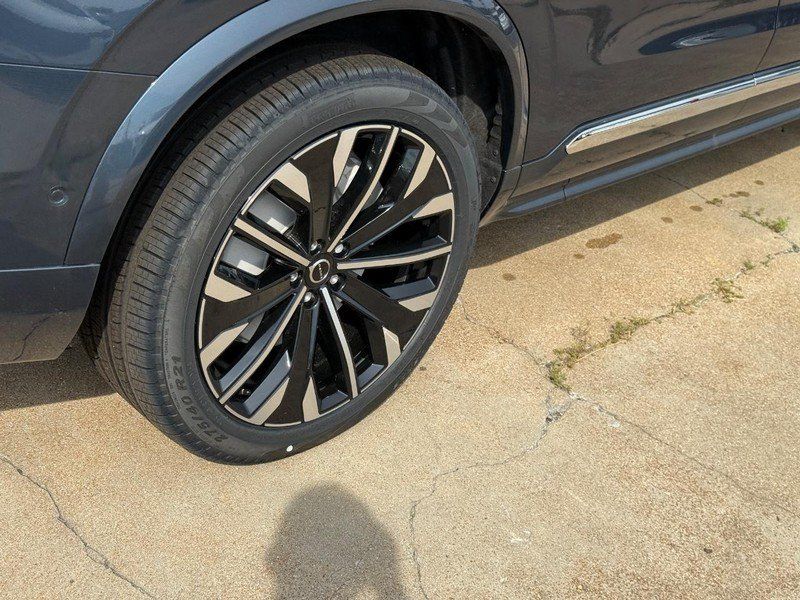 New 2026 Volvo XC90 T8 Ultra w/ Protection Package Premier AWD/4WD image 4