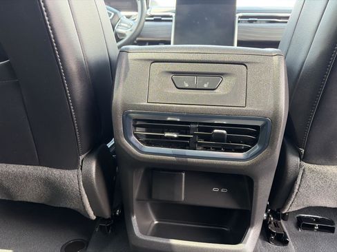 Used 2025 GMC Sierra EV Denali AWD/4WD image 18