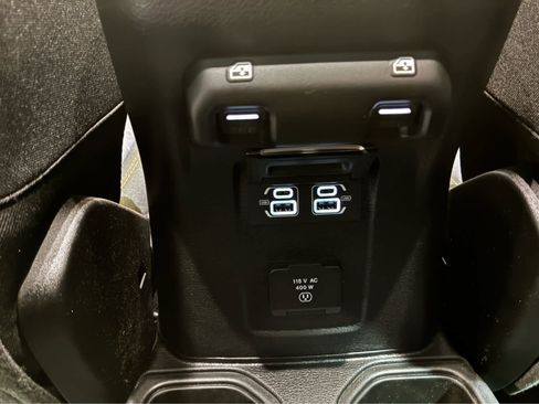 Used 2024 Jeep Gladiator Mojave w/ Technology Group image 13