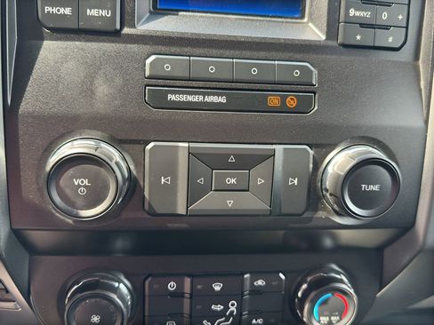 Used 2019 Ford F250 XLT AWD/4WD image 11