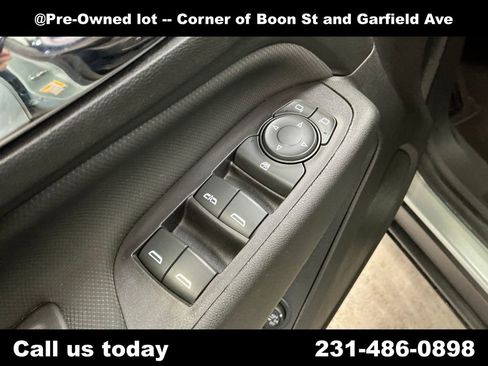 Used 2022 Chevrolet Equinox RS AWD/4WD image 19