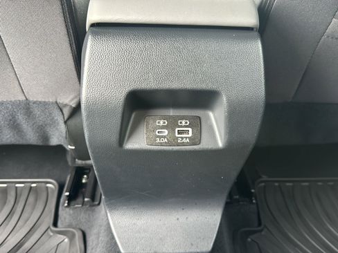 Used 2025 Subaru Crosstrek 2.5i Premium AWD/4WD image 19