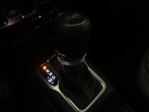 Used 2019 Jeep Wrangler Unlimited Sahara AWD/4WD image 24