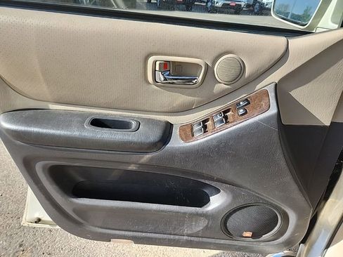 Used 2003 Toyota Highlander 4WD V6 image 19