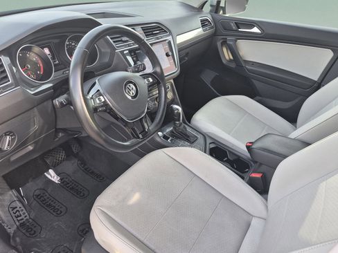 Used 2019 Volkswagen Tiguan SE AWD/4WD image 19