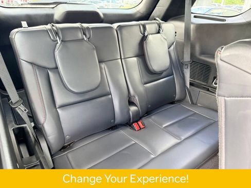 Used 2025 Ford Explorer ST-Line w/ ST-Line Street Pack AWD/4WD image 19