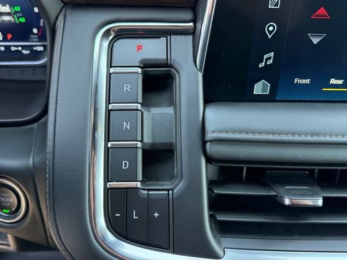 Used 2024 Chevrolet Suburban High Country w/ Premium Package AWD/4WD image 20