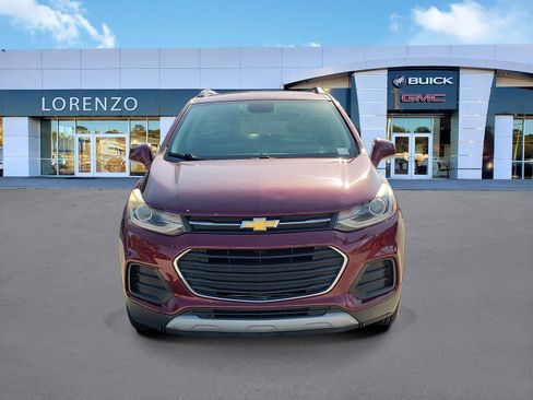 Used 2017 Chevrolet Trax LT FWD image 2