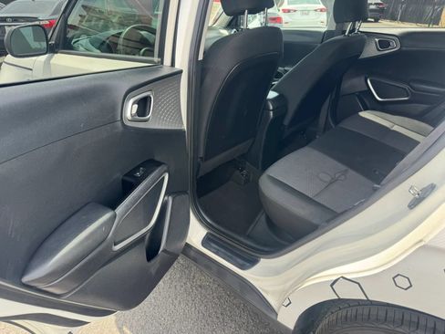 Used 2021 Kia Soul LX FWD image 22