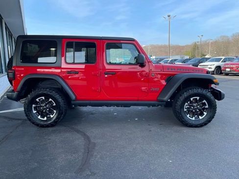 Used 2025 Jeep Wrangler Unlimited Rubicon image 4