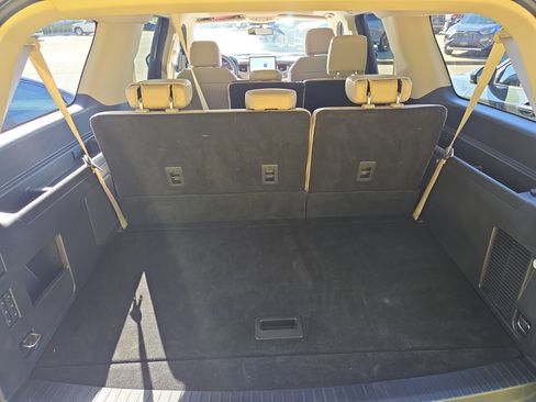 Used 2024 Ford Expedition Max Limited image 10