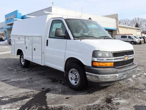 New 2025 Chevrolet Express 3500 w/ Power Convenience Package image 2