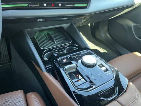 Certified 2025 BMW 530i 530i w/ Premium Package image 11