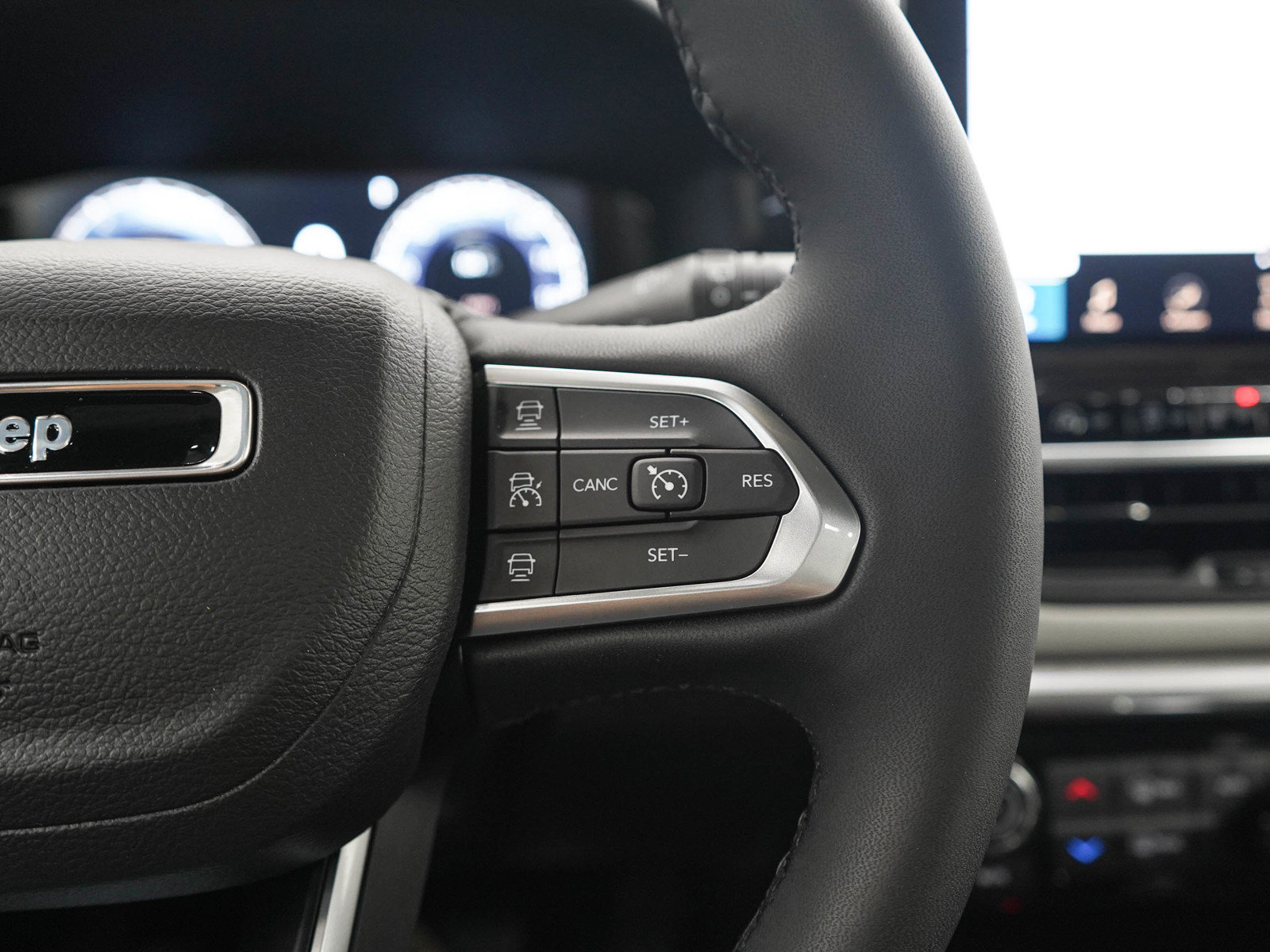 Used 2023 Jeep Compass Limited w/ Elite Group AWD/4WD image 26