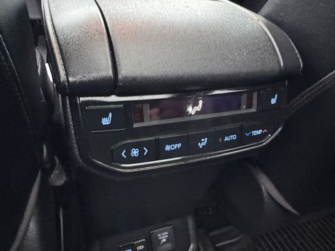 Used 2022 Toyota Highlander Platinum image 13