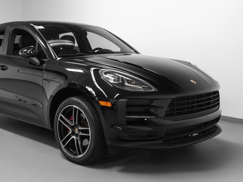 Certified 2020 Porsche Macan AWD/4WD image 9