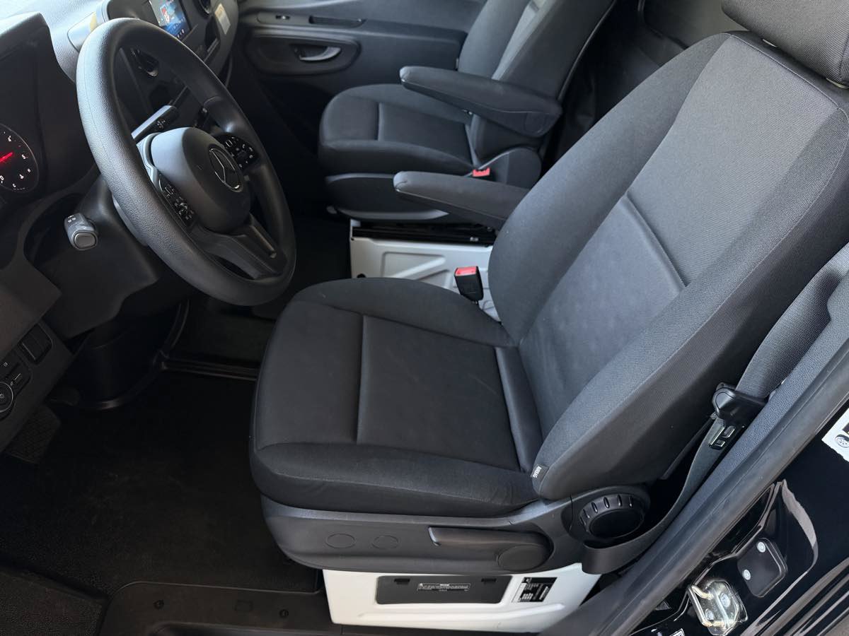 Used 2022 Mercedes-Benz Sprinter 3500 image 14