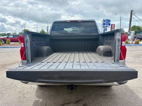 Used 2023 Chevrolet Silverado 1500 LT AWD/4WD image 5