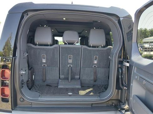 Used 2023 Land Rover Defender 130 X-Dynamic SE AWD/4WD image 12