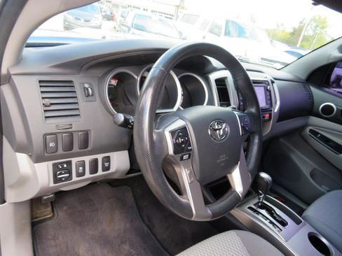 Used 2015 Toyota Tacoma 4x4 Double Cab w/ SR5 Package image 7