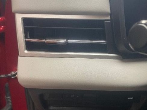 Used 2025 Mitsubishi Outlander SE FWD image 24