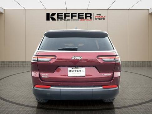 New 2025 Jeep Grand Cherokee L Laredo image 4