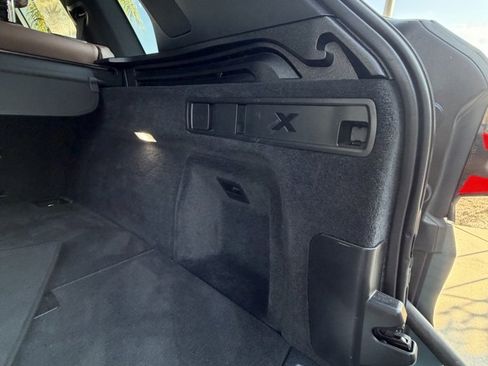 Used 2025 BMW X5 xDrive50e image 32