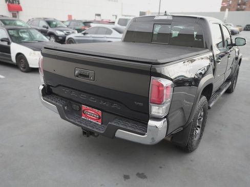 Certified 2023 Toyota Tacoma TRD Off-Road image 5