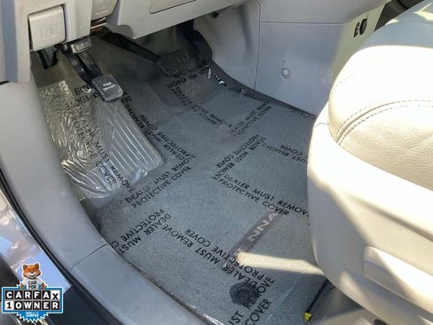 Used 2014 Toyota Sienna XLE image 19