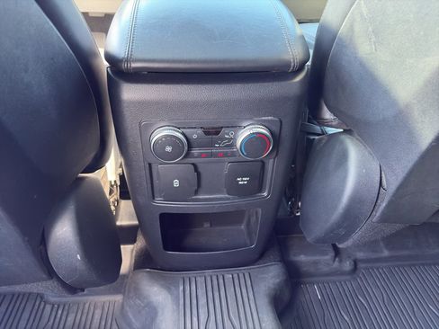 Used 2020 Ford Explorer Platinum AWD/4WD image 22