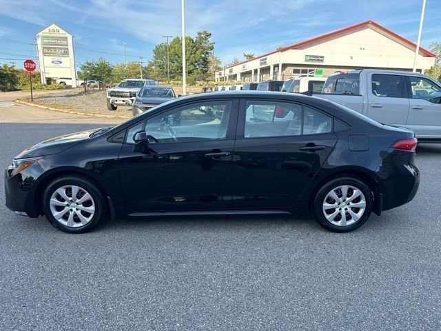Used 2024 Toyota Corolla LE FWD image 2