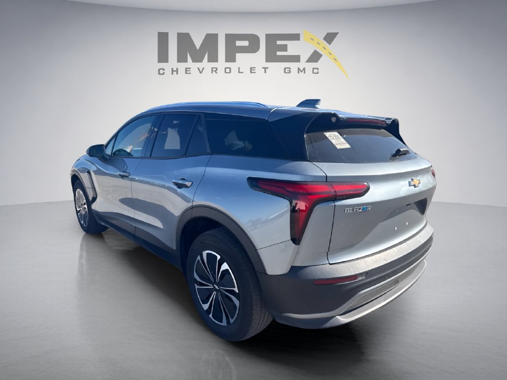 Used 2024 Chevrolet Blazer EV LT AWD/4WD image 3