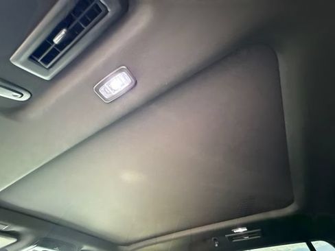 Used 2025 Cadillac Escalade Premium Luxury RWD image 17
