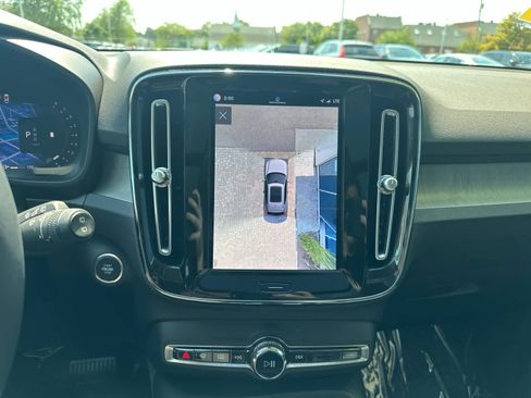 Used 2023 Volvo XC40 B5 Plus w/ Protection Package Premier AWD/4WD image 18