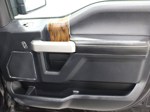 Used 2019 Ford F150 Lariat w/ Equipment Group 502A Luxury AWD/4WD image 29