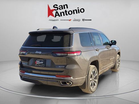 New 2025 Jeep Grand Cherokee L Overland w/ Trailer Tow Package AWD/4WD image 9